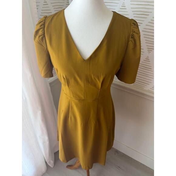 Lark & Ro Women’s Size 6 Medium Florence Gathered Detail V Neck Mini Dress - Picture 6 of 6